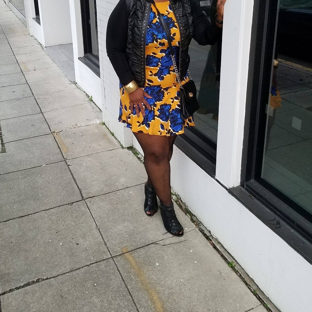 Dress - Picture 2 of 4